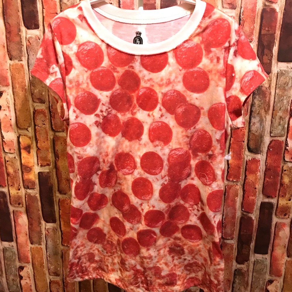 Pizza 🍕 photo print tee NWOT